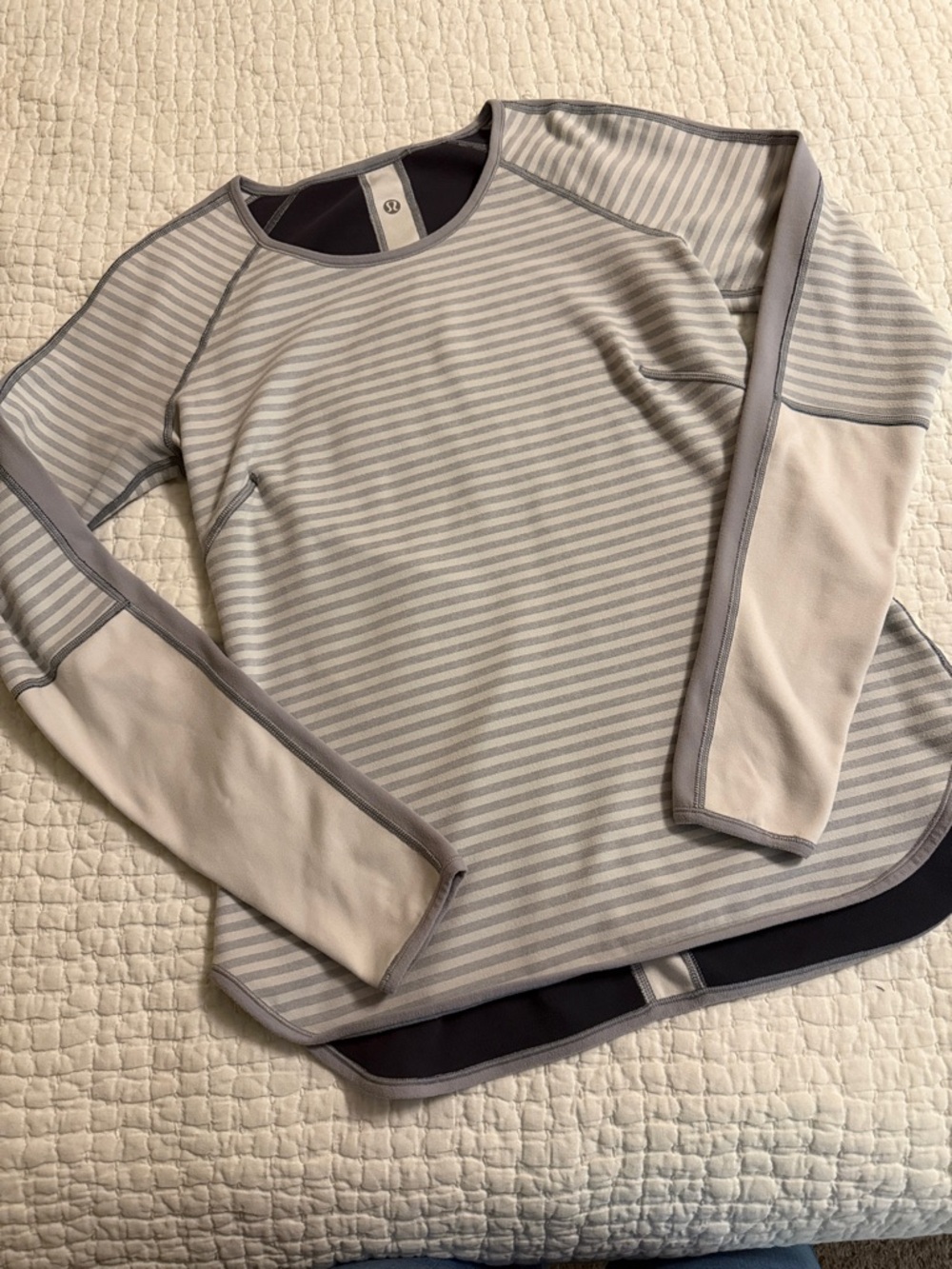 Lululemon Reversible Crewneck Pullover - Light Gray & Cream/Charcoal & Cream